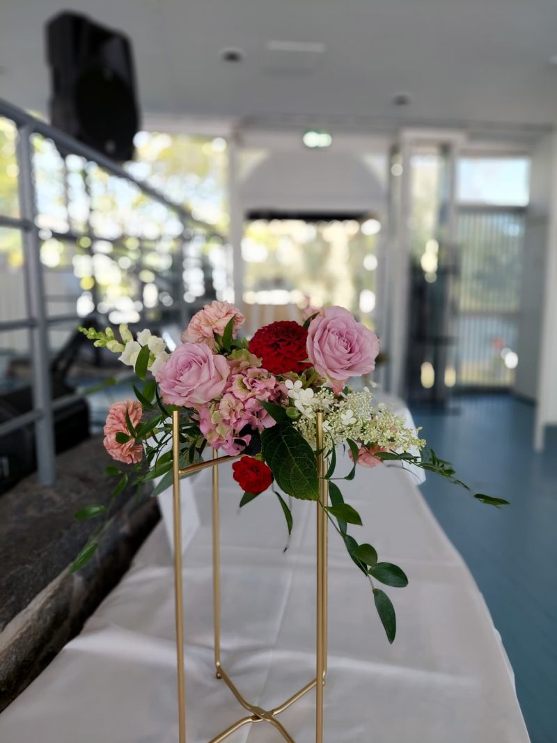 tarjoilup�yd�n asetelma  Kulosaaren Casinolla