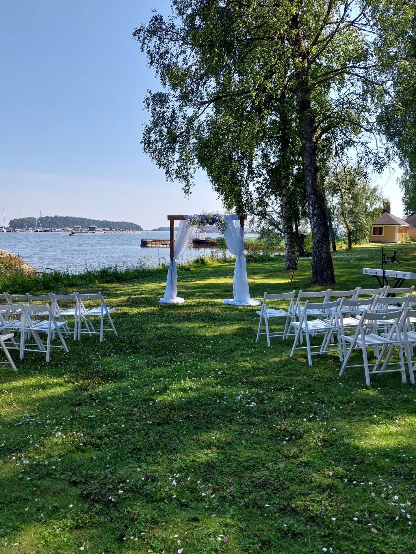 vihkipaikan koristelu Villa Ivan Falin